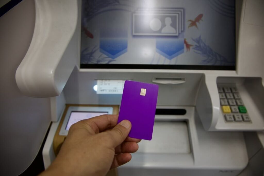 도쿄 여행 — 시부야 ‘세븐일레븐 엔야마초점’, 7BANK ATM 수수료 무료 엔화 환전 – OWL Magazine